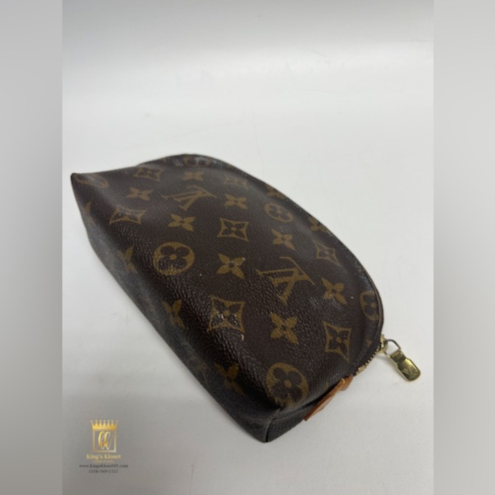 Louis Vuitton Cosmetics Pouch - Picture 6 of 13